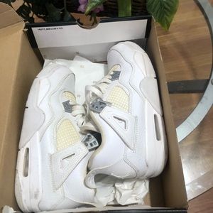 Jordan retro 4’s silver anniversary size 5 in men